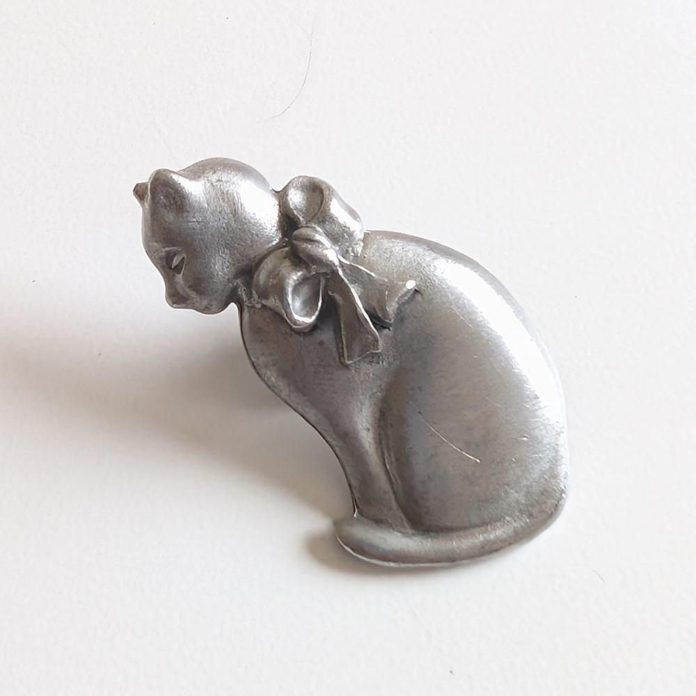 Vintage Metal Cat Brooch Pin